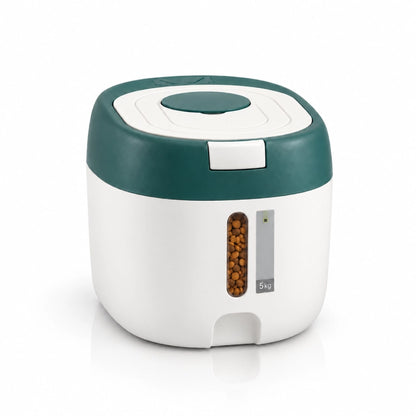Conteneur croquette chat - Stova : 5 kg Vert Eucalyptus sur fond blanc avec léger reflet et croquettes visibles dans la fenêtre - AstuceChat