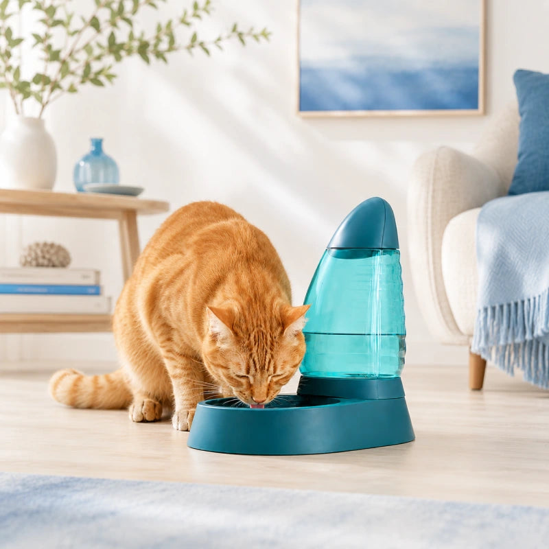 Distributeur automatique eau chat - Odubaï : Lagune Boréale avec chat qui boit - AstuceChat