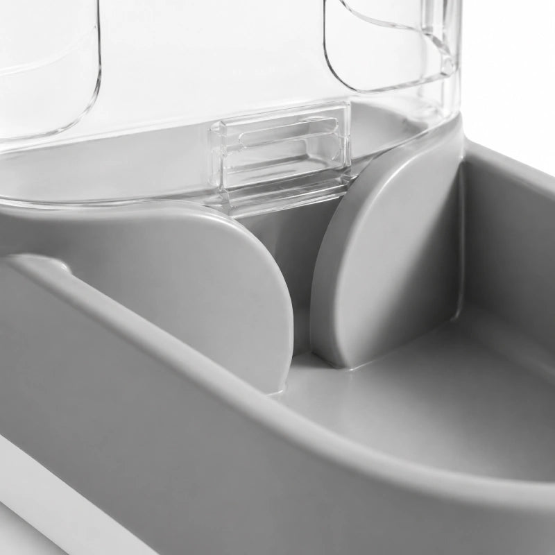 Distributeur eau chat bouteille - Odra : détail de la sortie d’eau par siphon - AstuceChat
