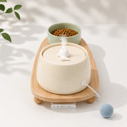 Fontaine à eau chat céramique - Okeram : Écorce Beige avec socle bois - AstuceChat