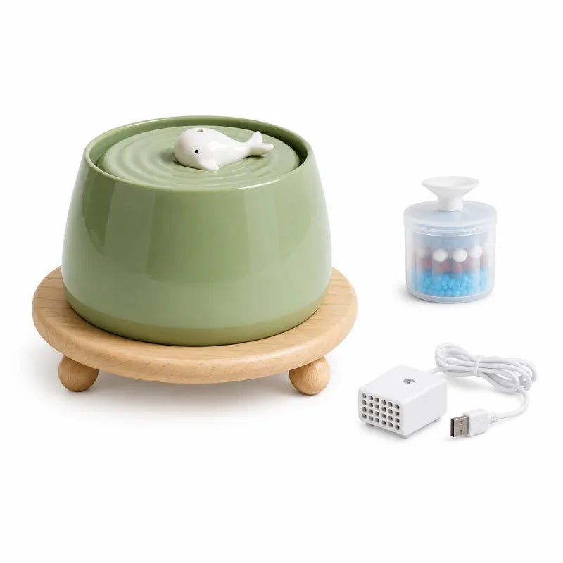 Fontaine à eau chat céramique - Okeram : fontaine Sauge Douce avec accessoires - AstuceChat