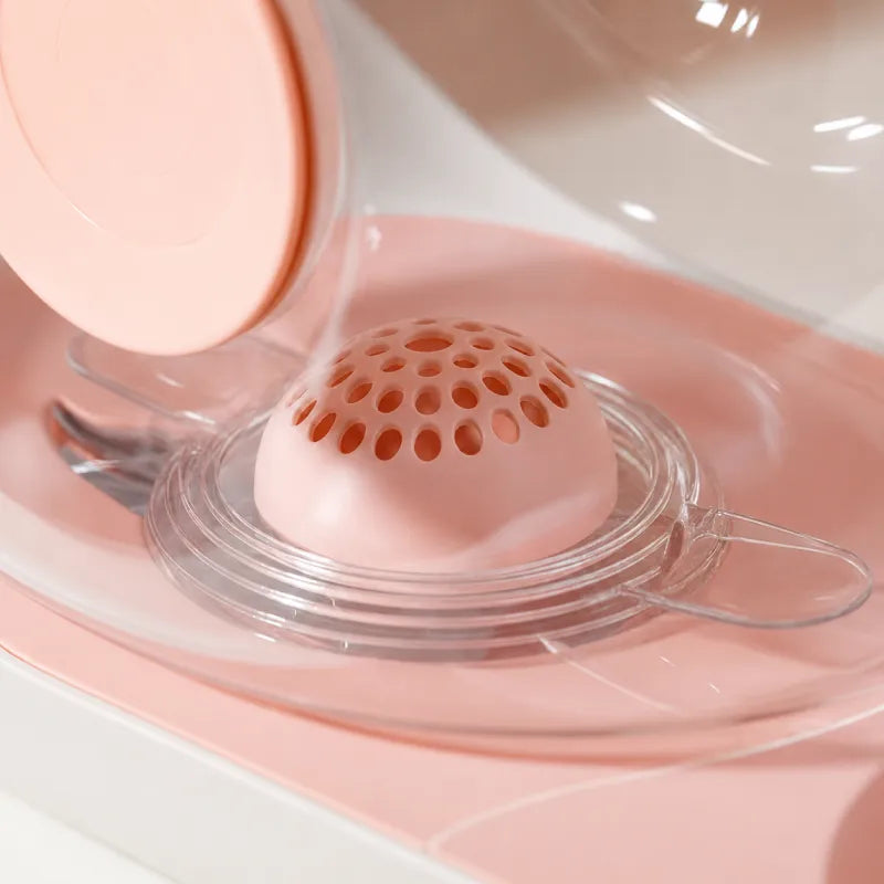 Fontaine à eau chat sans électricité - Oluna : gros plan sur la distribution continue de l’eau - AstuceChat