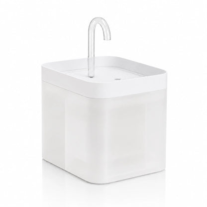 Fontaine eau chat compacte et élégante - Ovelou : modèle Blanc Neige avec alimentation secteur 220 volts - AstuceChat