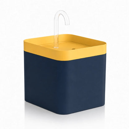 Fontaine eau chat compacte et élégante - Ovelou : modèle Bleu Minuit avec alimentation secteur 220 volts - AstuceChat