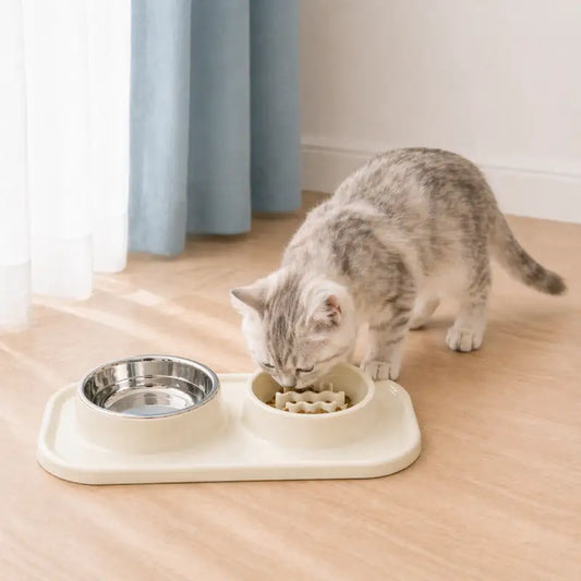 Gamelle anti gouton chaton double - Gaton : chaton mange lentement grâce aux reliefs sur base Beige Sable - AstuceChat