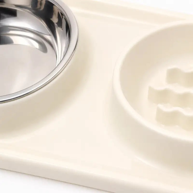 Gamelle anti glouton chaton double - Gaton : détail inox et relief anti-glouton - AstuceChat