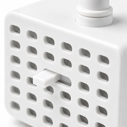 Pompe de remplacement pour fontaine à eau chat - Okeram : gros plan sur la grille de ventilation - AstuceChat